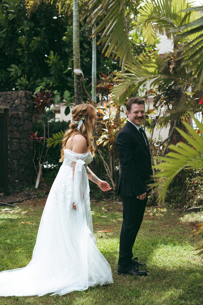 Some elopements feel like they were pulled straight out of a dream, and Courtnee and Joshua’s waterfall elopement in Kauai, Hawaii was exactly that. Surrounded by lush jungle, the sound of rushing water, and the soft island breeze, their day was intentional, intimate, and centered completely around the two of them.