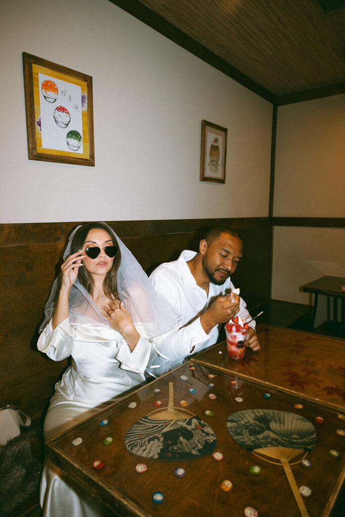 Katie and Karl’s late-night San Diego engagement session was absolutely the latter. These two showed up ready for fun, dressed to the nines, and totally embracing that after-dark, moody, editorial vibe that downtown does so well. It was fashion, flash, and pure personality—exactly what makes nighttime engagement photos so electric. 