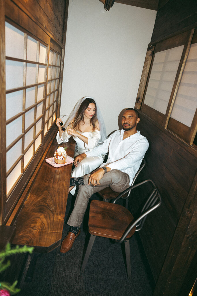 Katie and Karl’s late-night San Diego engagement session was absolutely the latter. These two showed up ready for fun, dressed to the nines, and totally embracing that after-dark, moody, editorial vibe that downtown does so well. It was fashion, flash, and pure personality—exactly what makes nighttime engagement photos so electric. 