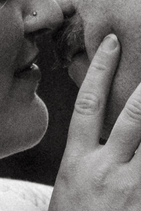 Some elopements feel like they were pulled straight out of a dream, and Courtnee and Joshua’s waterfall elopement in Kauai, Hawaii was exactly that. Surrounded by lush jungle, the sound of rushing water, and the soft island breeze, their day was intentional, intimate, and centered completely around the two of them.