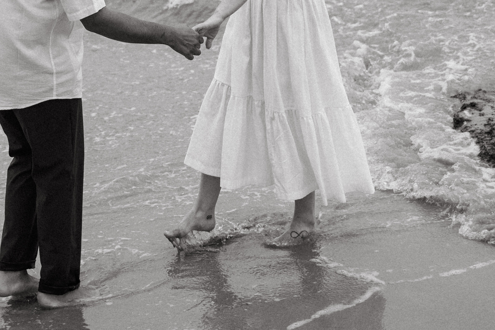 This Orange County engagement session blends vintage car style with relaxed Southern California beach vibes. Shot on both digital and 35mm film, this gallery is full of inspiration from Tia Leigh Photography for couples looking for a San Diego or Southern California engagement photographer who creates a mix of editorial, romantic, and candid images.