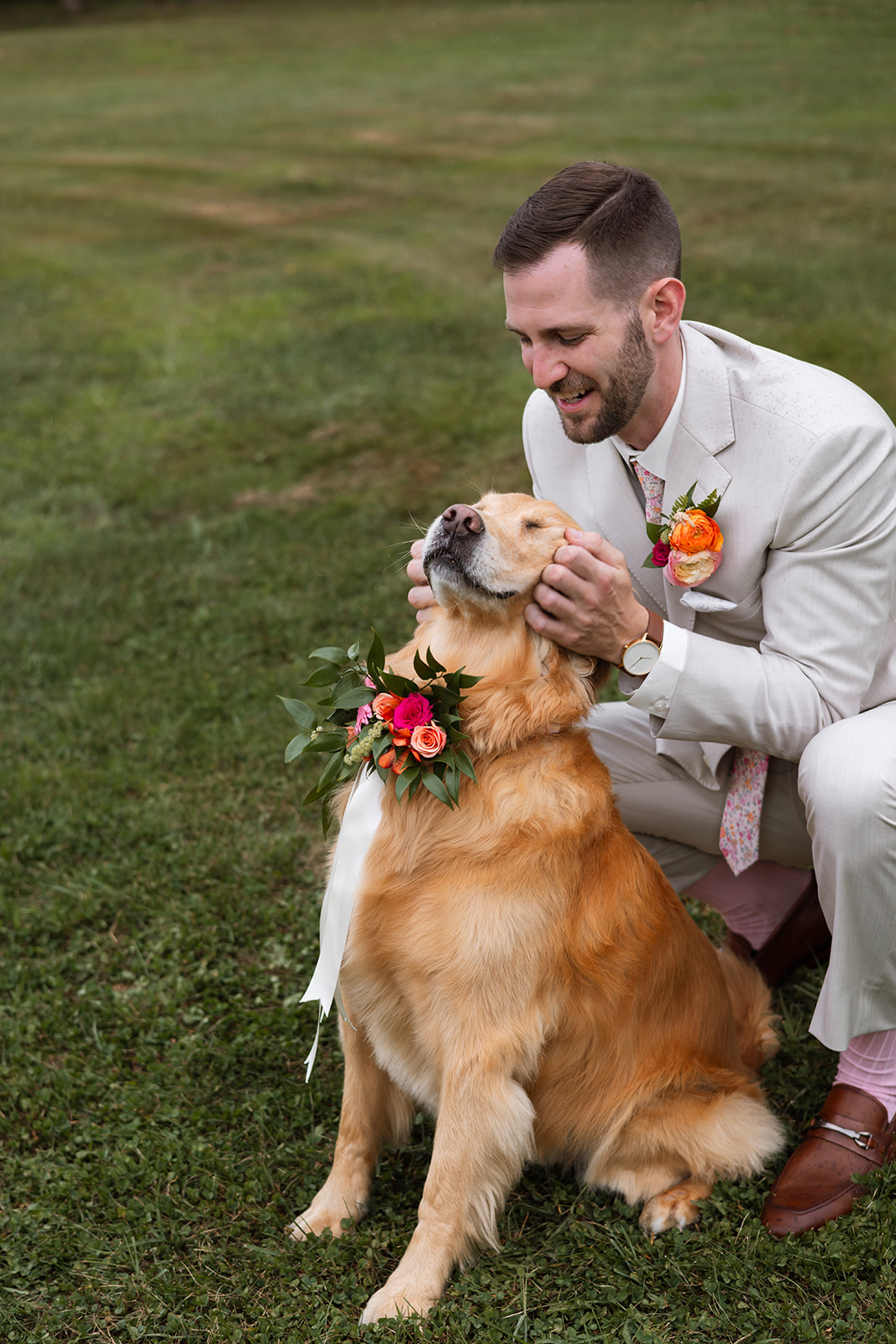 Golden retriever included in wedding photos at Maiolatesi Wine Celler in NE PA